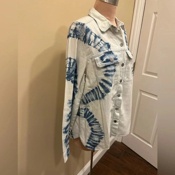 H&M Divided Women’s Blue Tie Dye Denim Shacket Button Jean Jacket Size Medium - Picture 5 of 7
